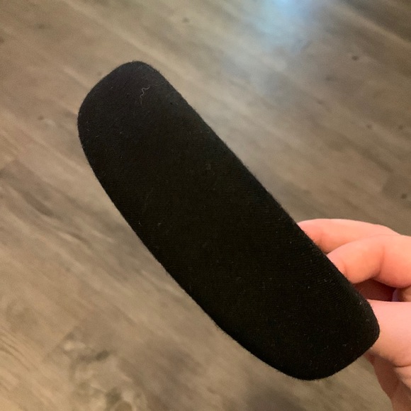 Black soft Padded Headband - Picture 2 of 2